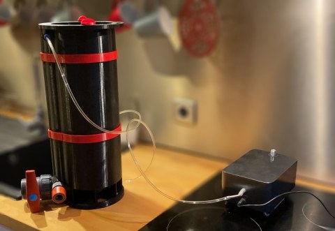 EEZYDEV-MINI-avec-mini-compresseur